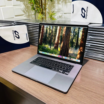 16 - inch Apple MacBook Pro 2019 - Intel Core i9 - 500GB SSD - 32GB RAM - 4GB Dedicated Graphics - Touch ID - Touch Bar - Keyboard Light