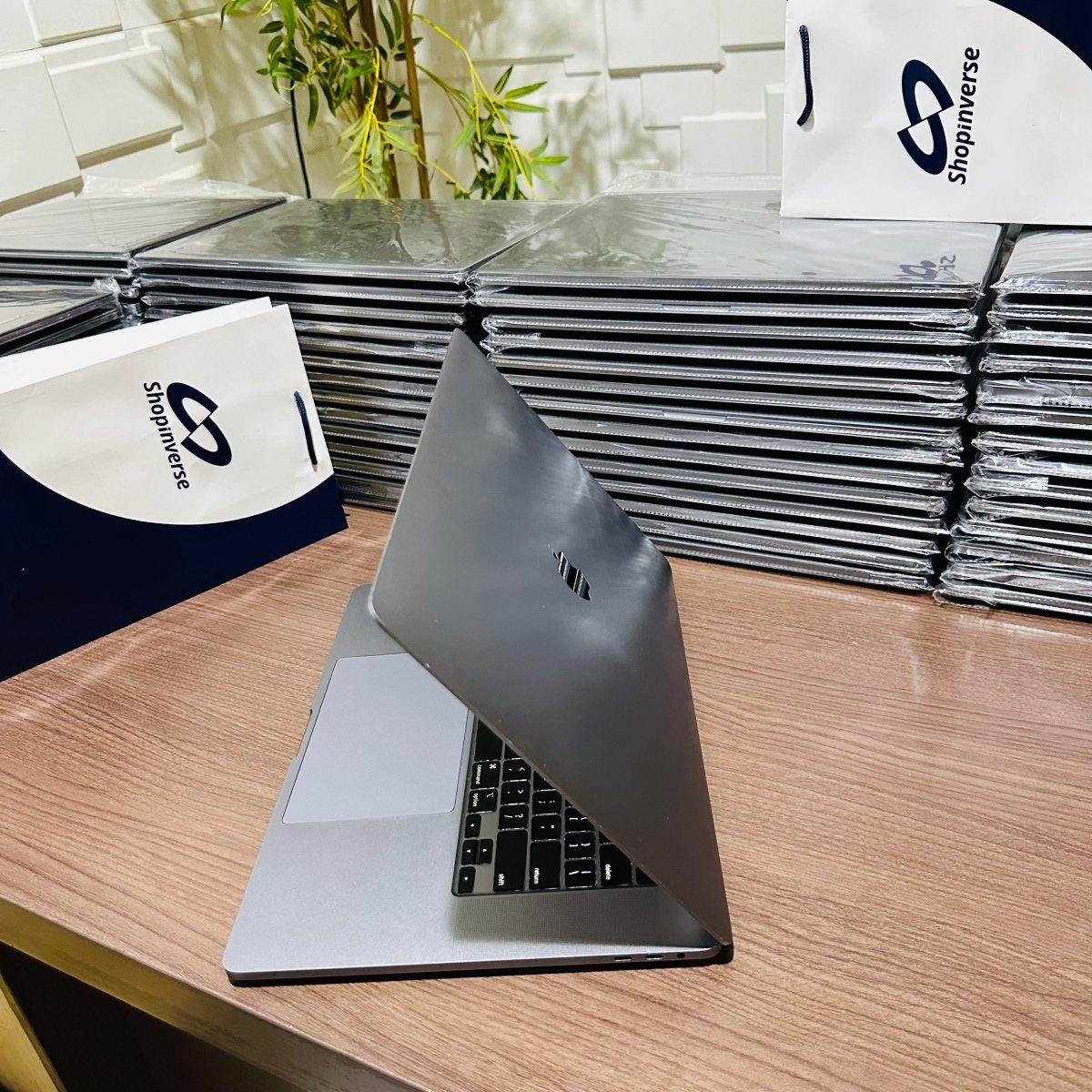 16 - inch Apple MacBook Pro 2019 - Intel Core i9 - 500GB SSD - 32GB RAM - 4GB Dedicated Graphics - Touch ID - Touch Bar - Keyboard Light - (Minor body dent)