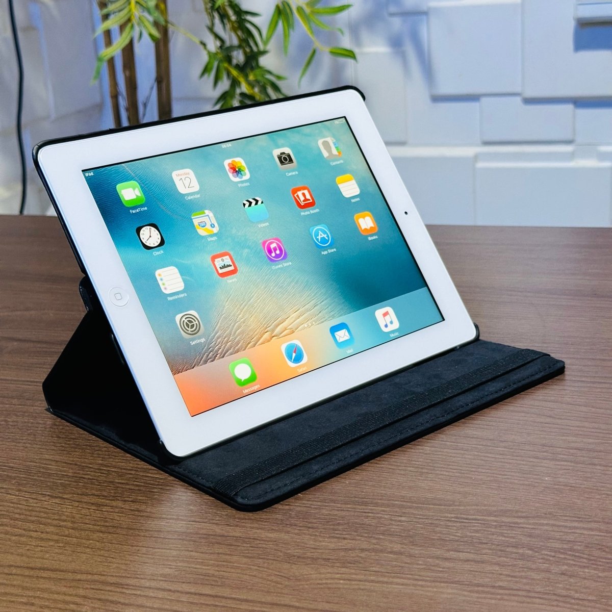 16GB Apple iPad 2 - WiFi - White