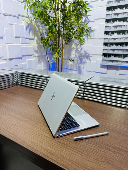 HP EliteBook x360 1030 G4 - 8th Gen. Intel Core i5 - 256GB SSD - 16GB RAM - 8GB Total Graphics - HDMI - Keyboard Light - Touchscreen