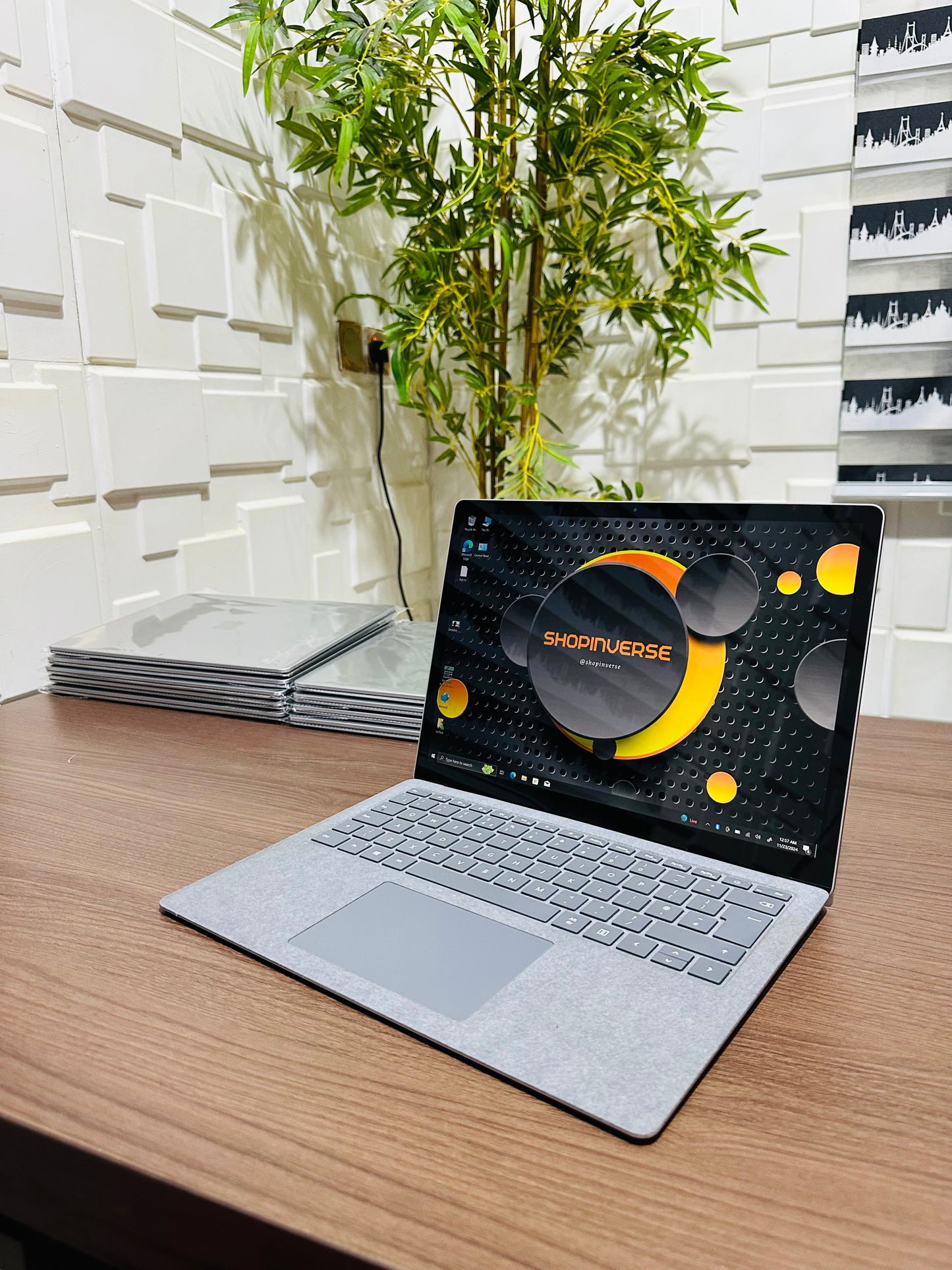 Microsoft Surface Laptop 4 - 11th Gen. Intel Core i5 - 256GB SSD - 8GB RAM - Keyboard Light - Touchscreen