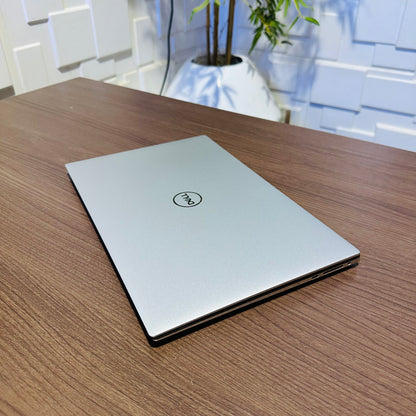 Dell XPS 15 9520 - 12th Gen Intel Core i7 - 512GB SSD - 16GB RAM - 4GB Nvidia GeForce GTX 3050 - 4K Display - Touchscreen - Keyboard Light