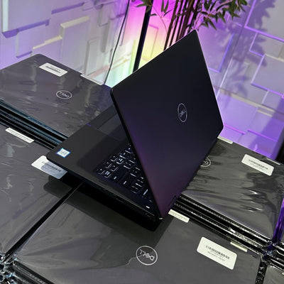 Dell Latitude 5300 - 8th Gen. Intel Core i5 - 256GB SSD - 16GB RAM - Touchscreen