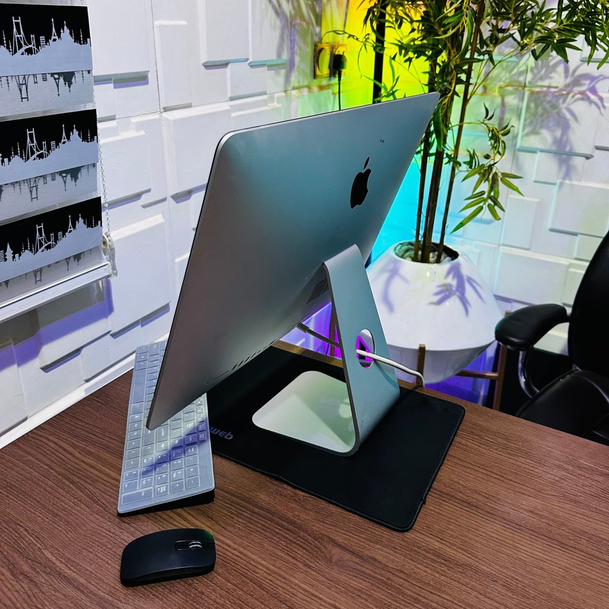 Apple iMac 21.5-inch (2013) | Core i5 | 8GB RAM | 1TB HDD | 1GB