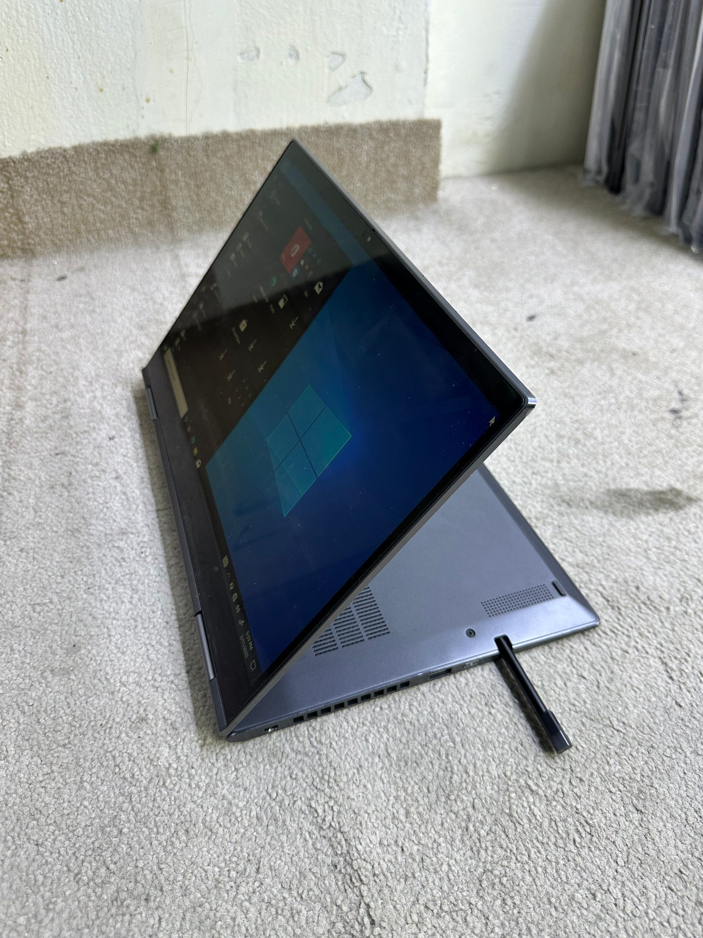 Lenovo X1 Yoga - 8th Gen. Intel Core i5 - 256GB SSD - 16GB RAM - HDMI - keyboard Light - Touchscreen