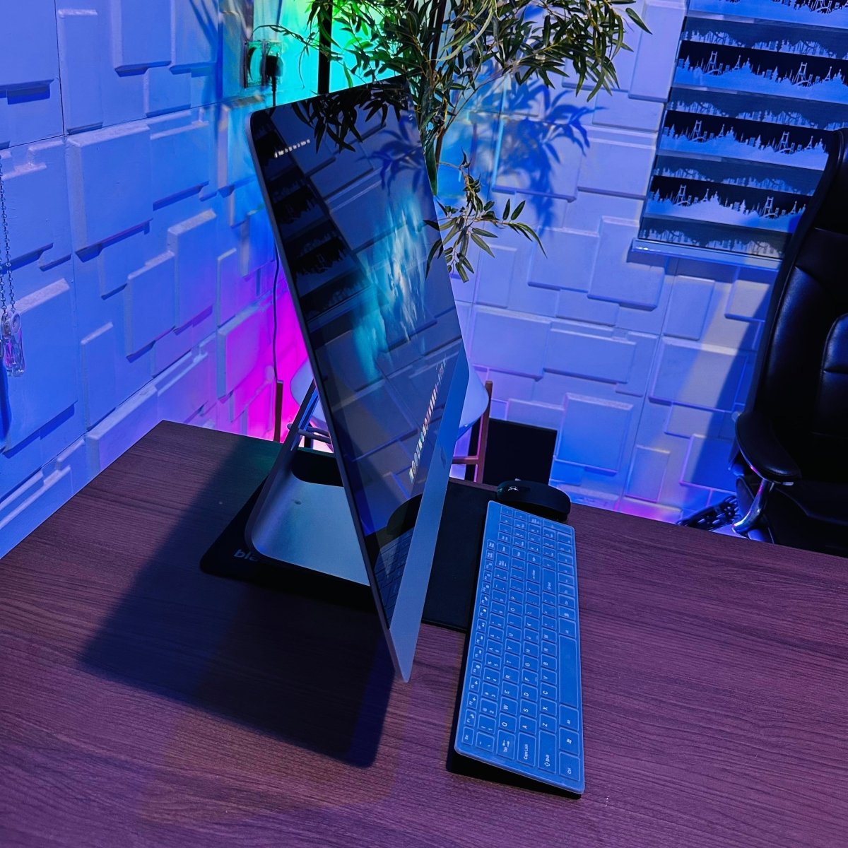 27 - inch Apple iMac 2013 - Intel Core i5 - 1TB HDD - 16GB RAM - 1GB Nvidia GeForce Graphics