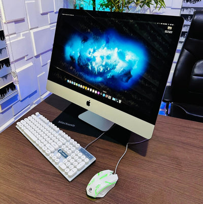 27 - inch Apple iMac Retina 5K 2017 - Intel Core i7 - 2TB HDD + 128GB SSD - 16GB RAM - 8GB Radeon Pro 580 Graphics - (Minor dent on glass)