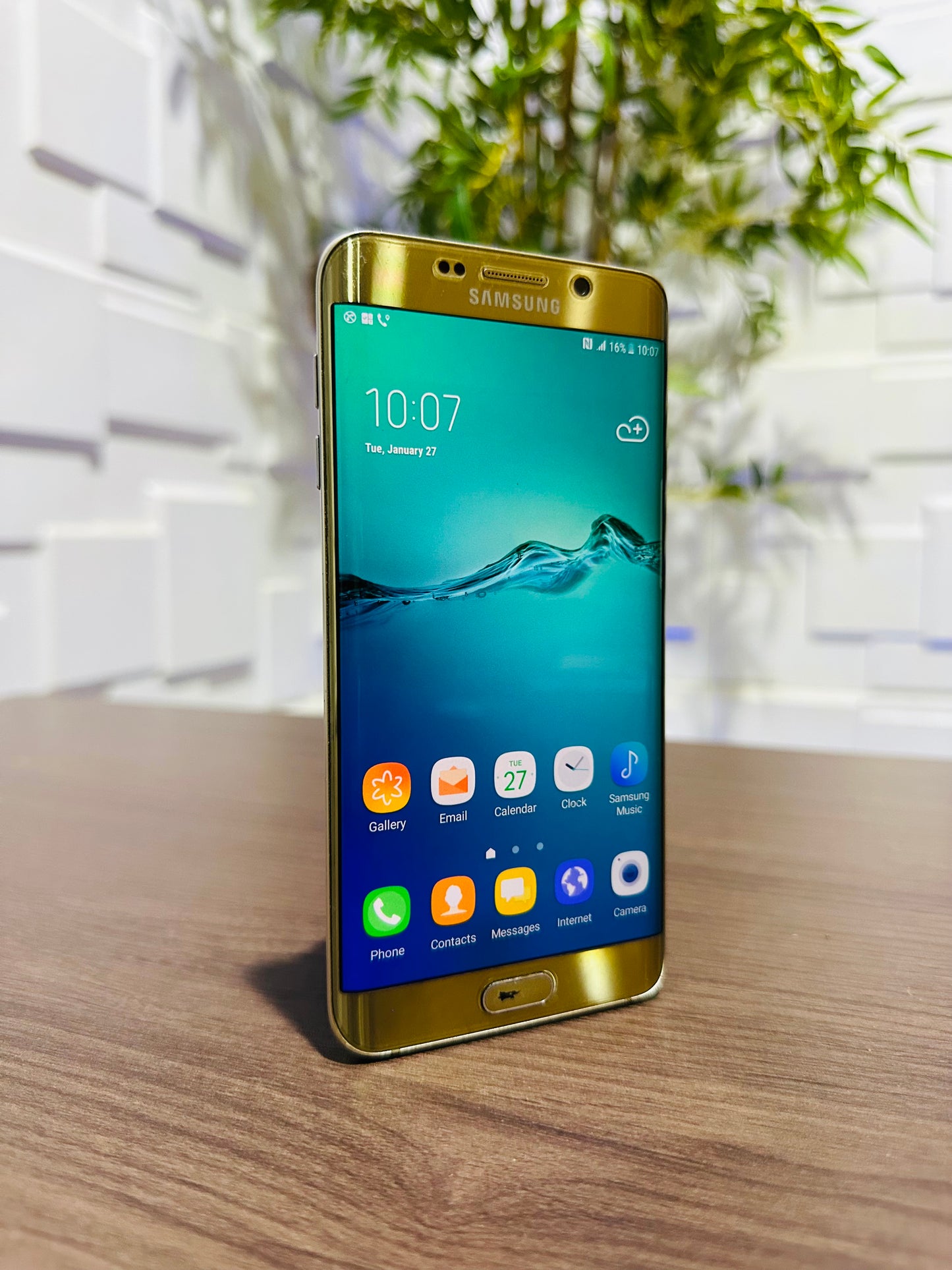 Samsung Galaxy S6 edge plus - 64GB ROM - 4GB RAM