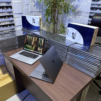 Apple MacBook Pro 2018 - Intel Core i9 - 500GB SSD - 16GB RAM - 4GB Dedicated Graphics - Touch ID - Touch Bar - Keyboard Light - (Minor body dent)