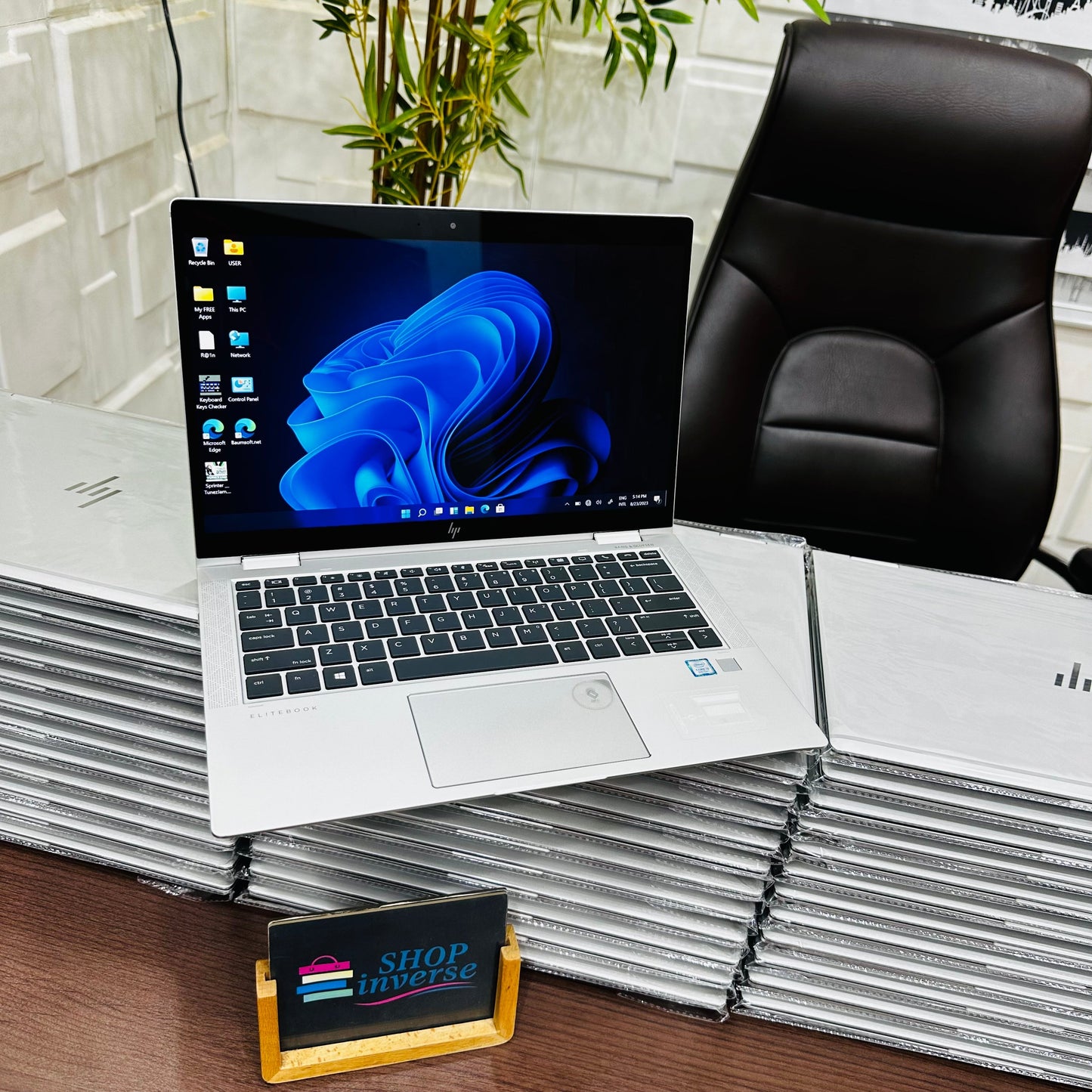 HP EliteBook 1030 x360 G3 - 8th Gen. Intel Core i5 - 256GB SSD - 8GB RAM - 4GB Total Graphics - HDMI - Touchscreen - Keyboard Light