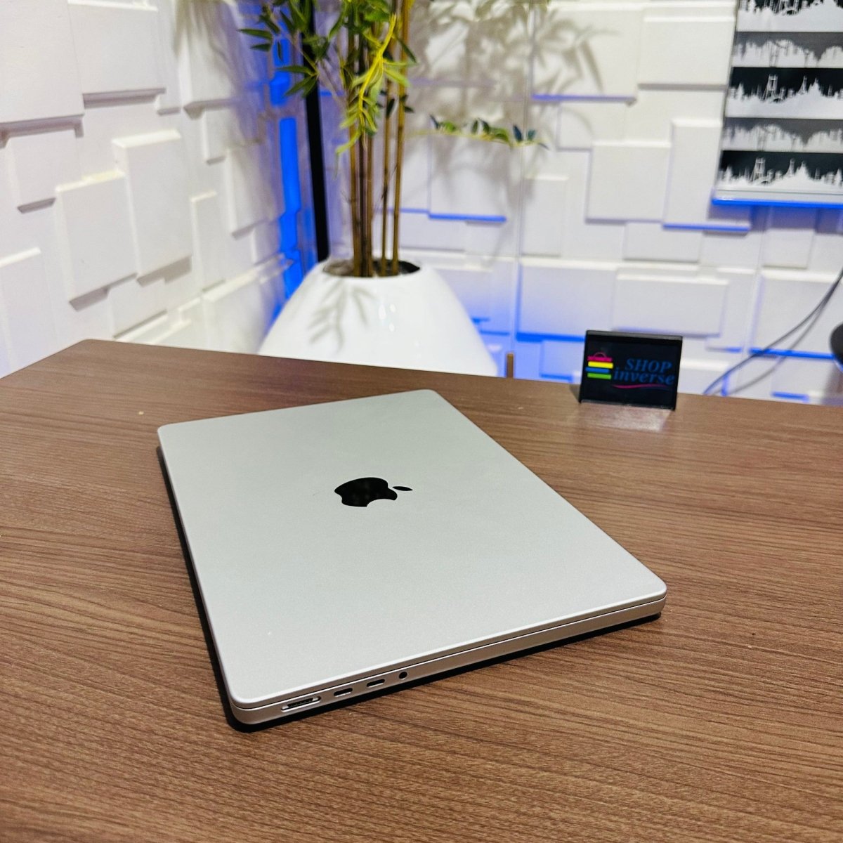 16 - inch Apple MacBook Pro 2021 M1 Pro - 500GB SSD - 16GB RAM - Touch ID - Keyboard Light