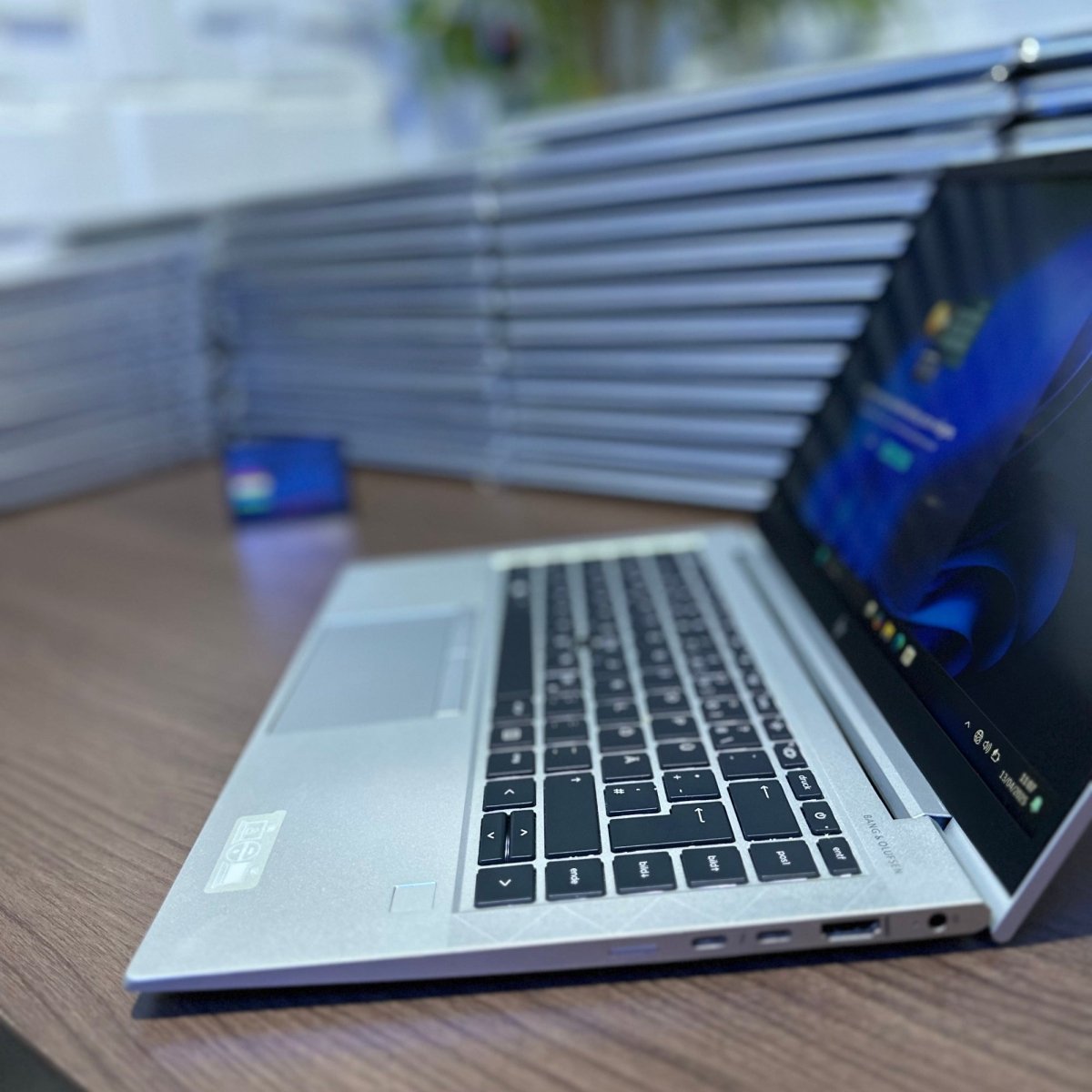 HP EliteBook 840 G8 - 11th Gen. Intel Core i5 - 256GB SSD - 16GB RAM - Keyboard Light