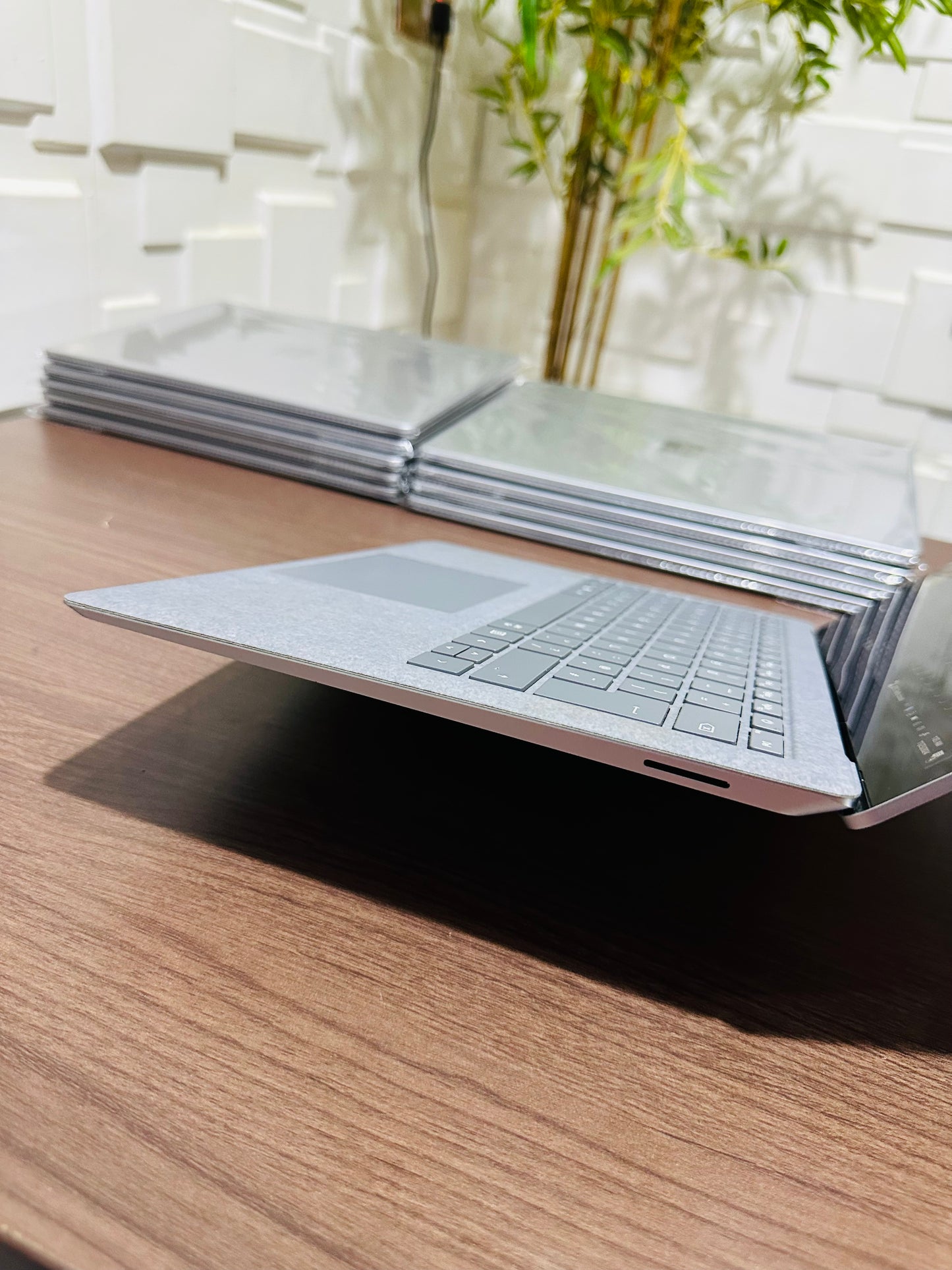 Microsoft Surface Laptop 4 - 11th Gen. Intel Core i5 - 256GB SSD - 8GB RAM - Keyboard Light - Touchscreen