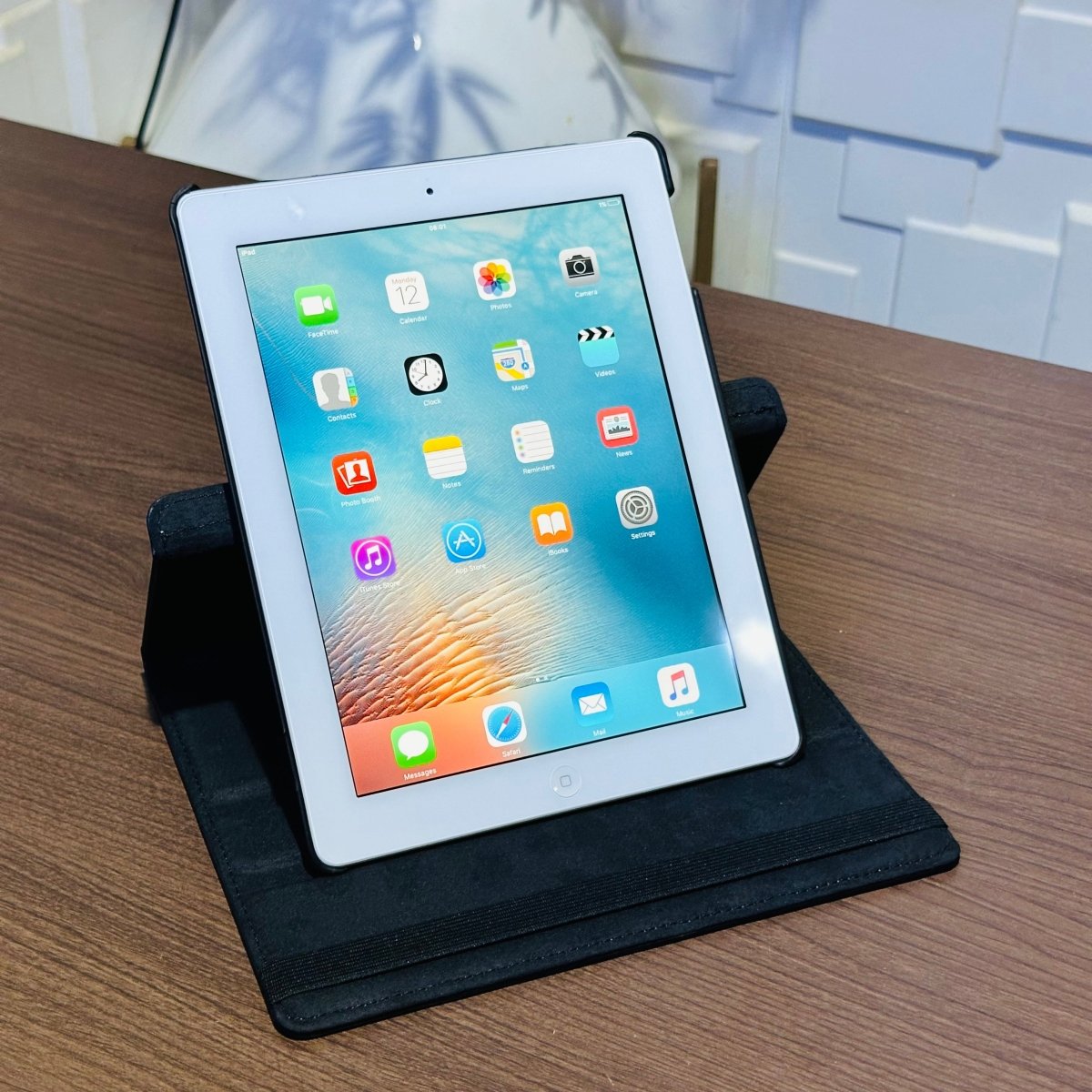 32GB Apple iPad 2 - WiFi - White