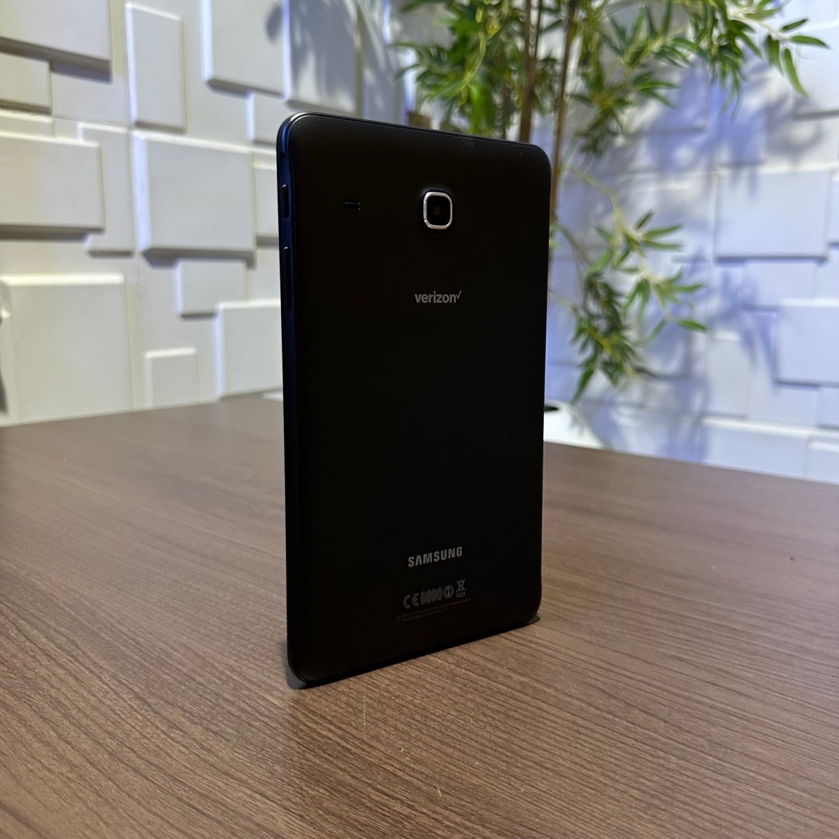 32GB Samsung Galaxy Tab E - WiFi + SIM