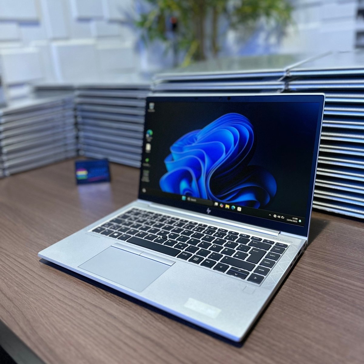 HP EliteBook 845 G7 - 10th Gen. AMD Ryzen 5 Pro - 256GB SSD - 16GB RAM - Keyboard Light