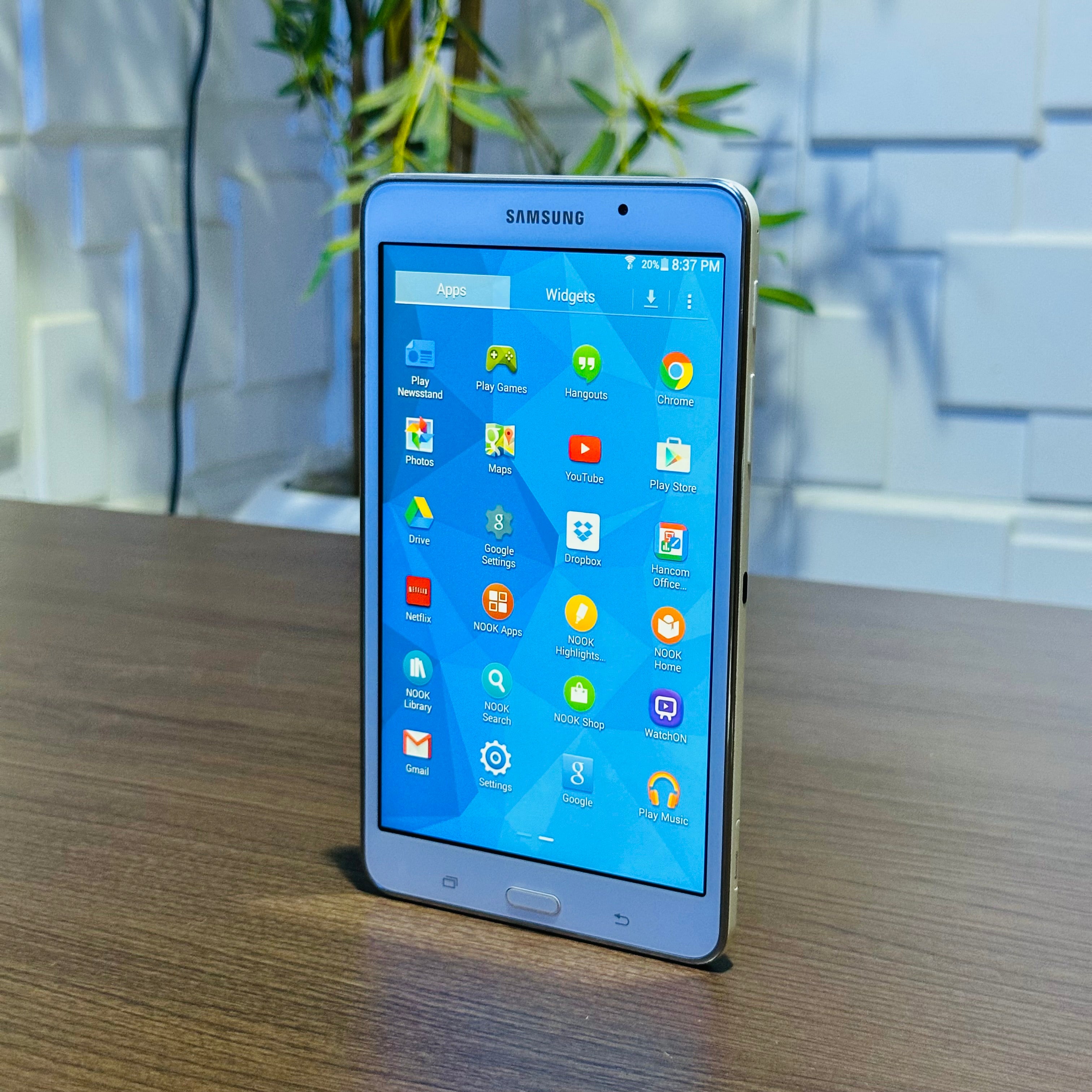 8GB Samsung Galaxy Tab 4 - White