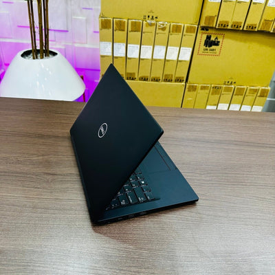 Dell Latitude 7290 - 8th Gen. Intel Core i7 - 256GB SSD - 16GB RAM - Keyboard Light