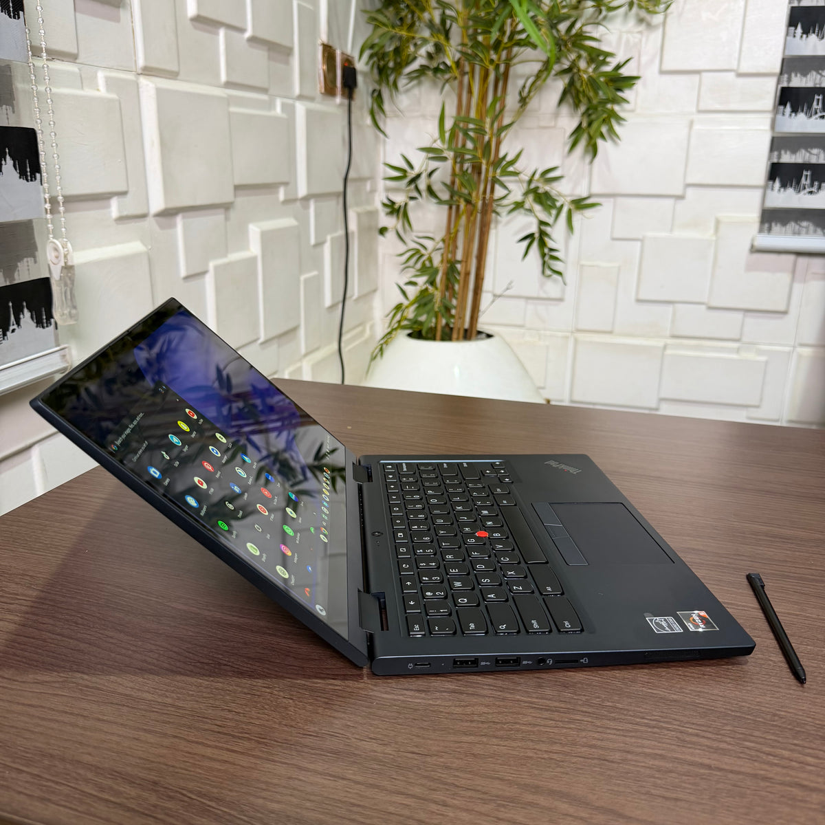 Lenovo ThinkPad C13 Yoga Gen 1 Chromebook | Ryzen 5 3500C | 8GB RAM | 128GB eMMC | Backlit Keyboard