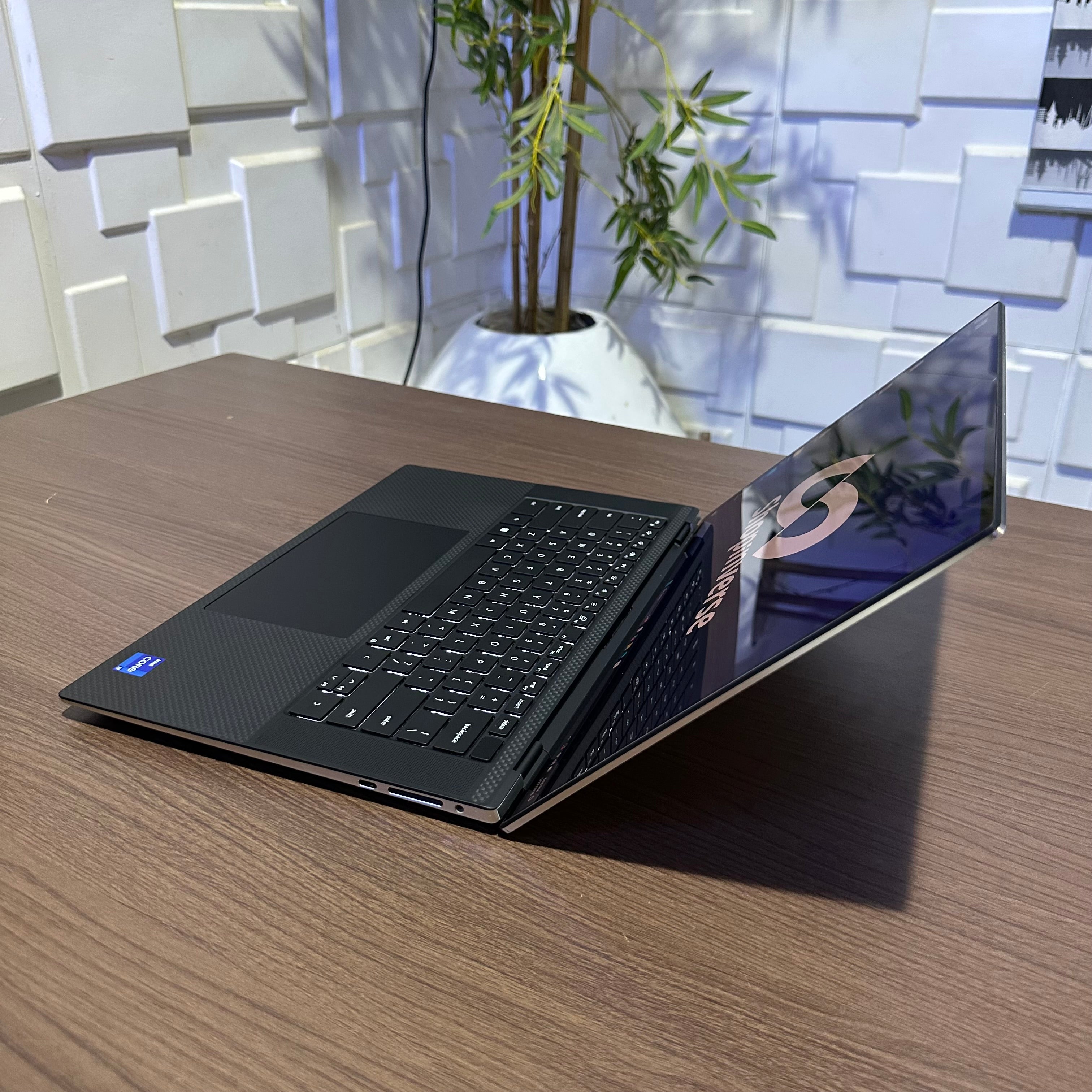 Dell XPS 17 9720 - 12th Gen Intel Core i7 - 512GB SSD - 16GB RAM - 6GB Nvidia GeForce RTX 3060 - Keyboard Light