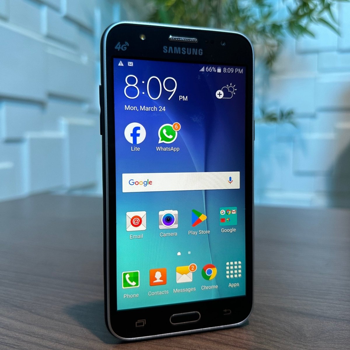8GB Samsung Galaxy J5 (2015)