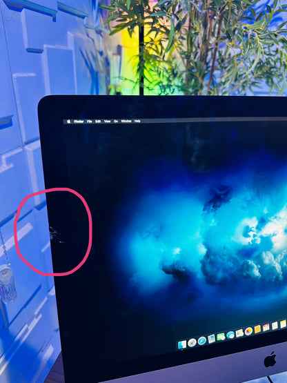 27-inch Apple iMac 2013 - Intel Core i5 - 256GB SSD - 16GB RAM - 2GB Nvidia GeForce GTX Graphics - (Tiny Crack on glass)