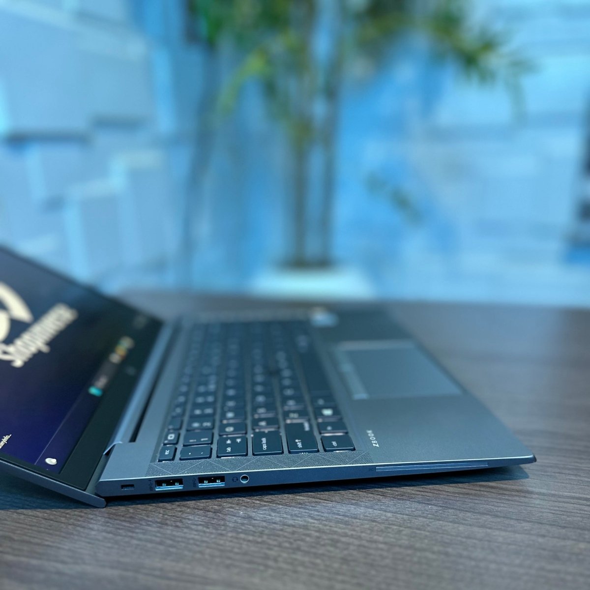 HP ZBook Firefly 14 G7 Mobile Workstation - 10th Gen. Intel Core i7 - 256GB SSD - 16GB RAM - keyboard Light - Touchscreen