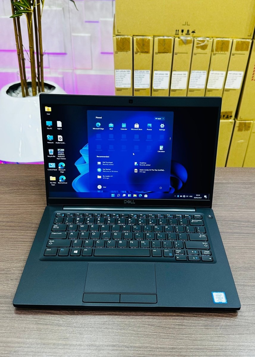Dell Latitude 7390 - 8th Gen. Intel Core i5 - 256GB SSD - 16GB RAM - keyboard Light - Touchscreen