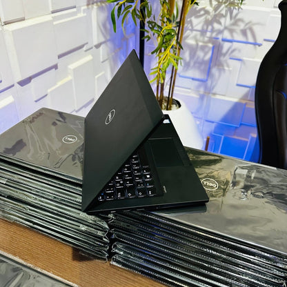 Dell Latitude 7280 - 6th Gen. Intel Core i5 - 256GB SSD - 8GB RAM - Keyboard Light - Touchscreen