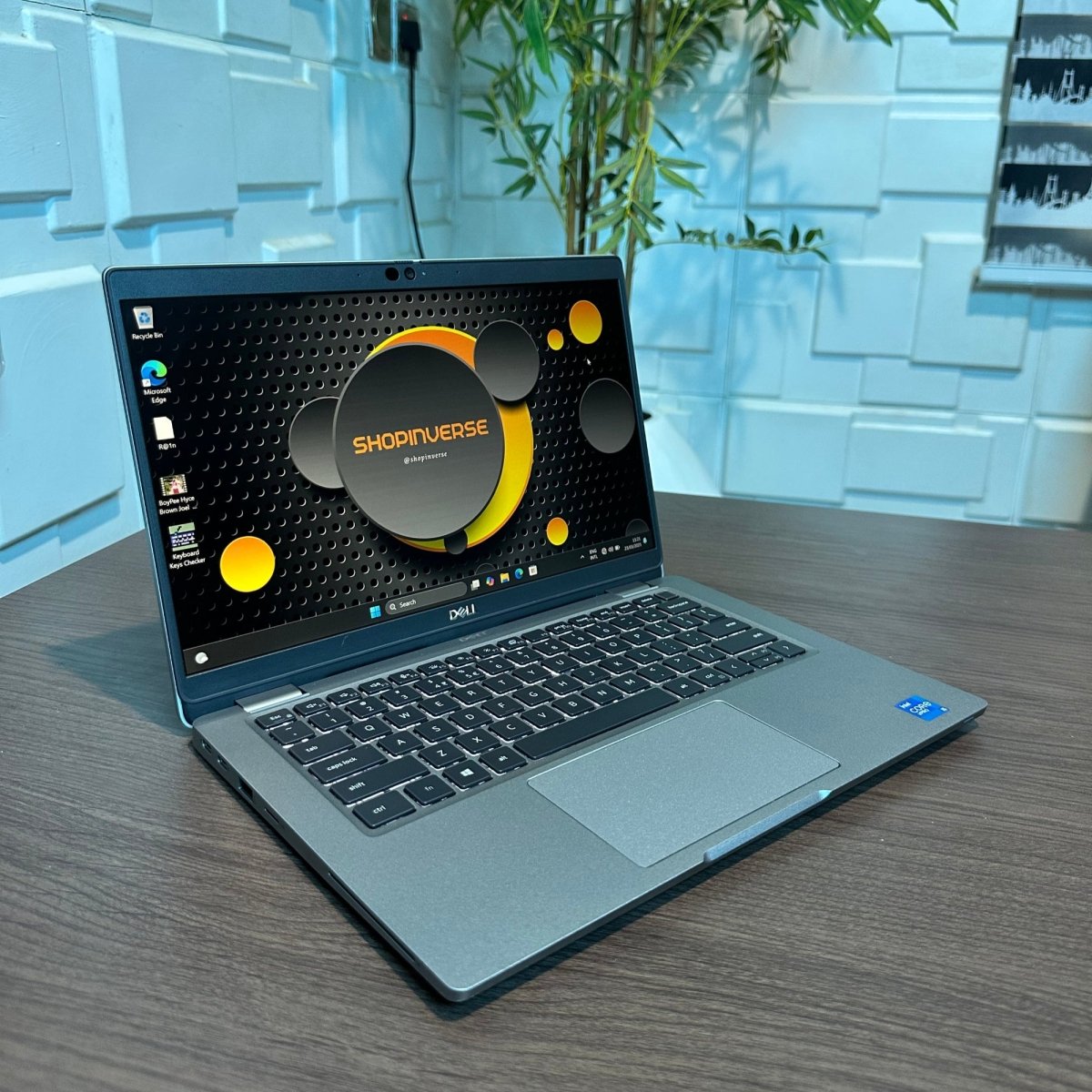 Dell Latitude 5320 - 11th Gen. Intel Core i5 - 512GB SSD - 8GB RAM - (Minor body dent)