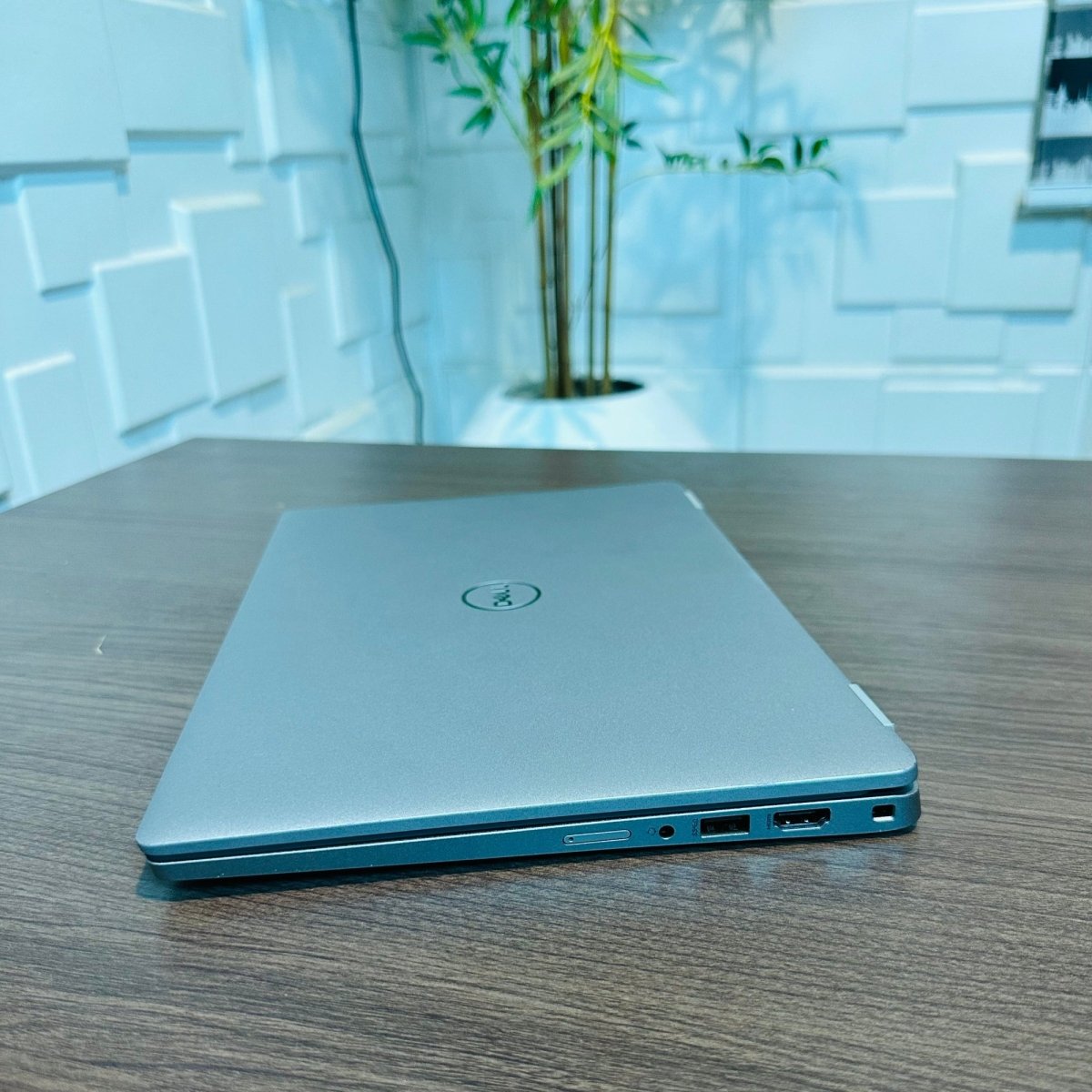 Dell Latitude 5320 - 11th Gen. Intel Core i5 - 512GB SSD - 8GB RAM - (Minor body dent)