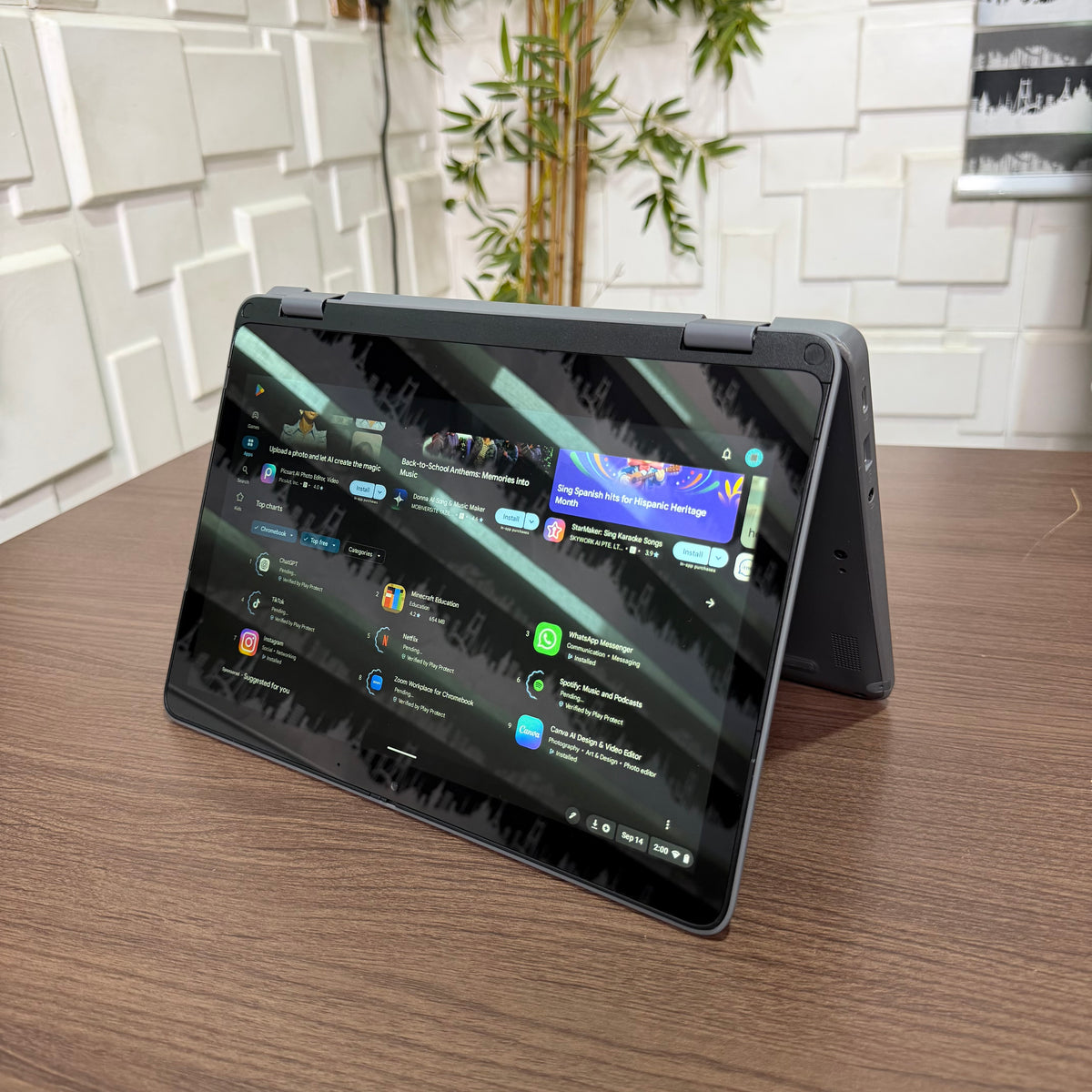 Lenovo 300e Yoga Chromebook Gen 4 | MediaTek Kompanio 520 | 8GB RAM | 64GB eMMC | Touchscreen