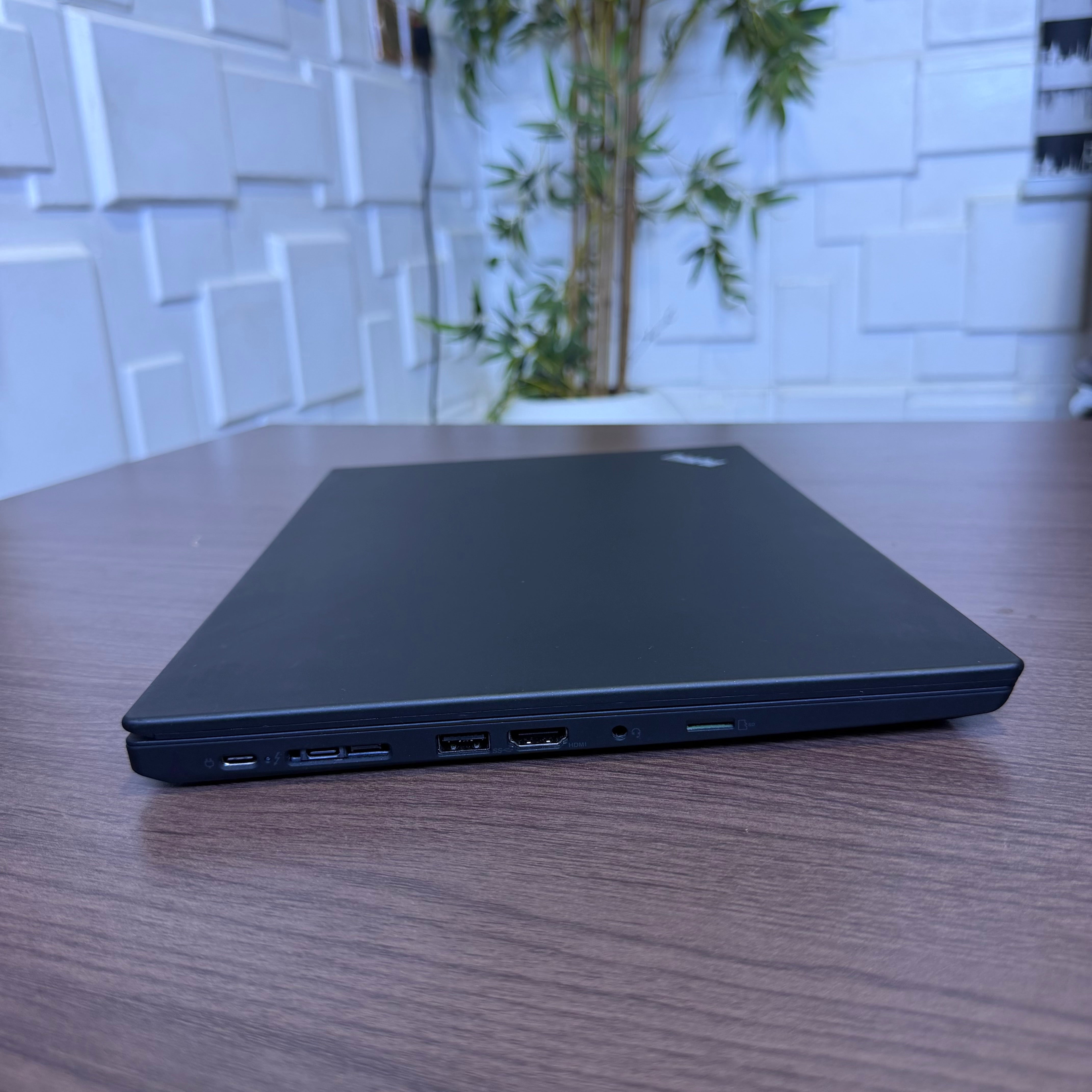 Lenovo ThinkPad T14 Gen 1 | 10th Gen Core i5 | 16GB RAM | 256GB SSD | Full HD | Backlit Keyboard