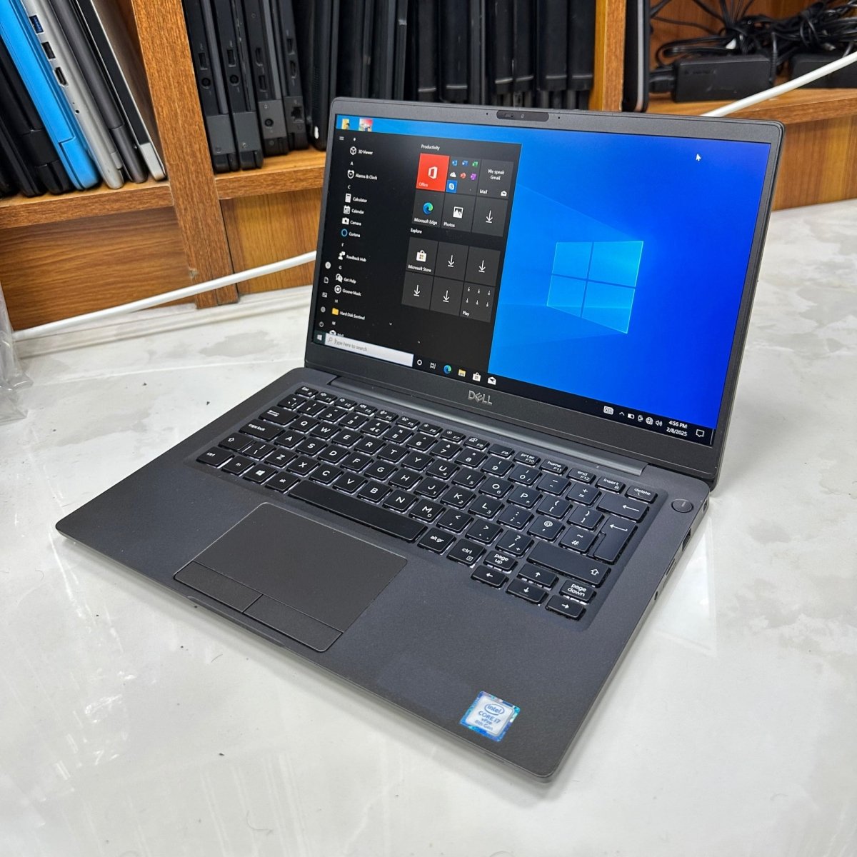 Dell Latitude 7400 - 8th Gen. Intel Core i5 - 256GB SSD - 16GB RAM - keyboard Light
