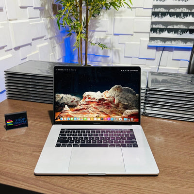 16 - inch Apple MacBook Pro 2019 - Intel Core i9 - 512GB SSD - 32GB RAM - 4GB Dedicated Graphics - Touch ID - Touch Bar - Keyboard Light