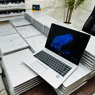 HP EliteBook 840 G5 - 7th Gen. Intel Core i5 - 256GB SSD - 8GB RAM - Keypad Light