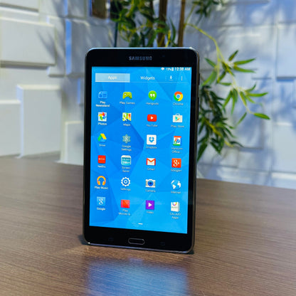 8GB Samsung Galaxy Tab 4 - Black