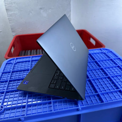 Dell Precision 5570 - 12th Gen. Intel Core i7 - 512GB SSD - 32GB RAM - 4GB NVIDIA RTX A1000 - 4K Display - Touchscreen