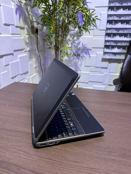 Dell Latitude E6520 - Intel Core i5 - 120GB HDD - 8GB RAM - Keyboard Light