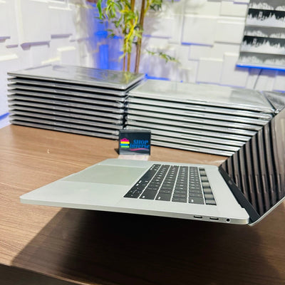16 - inch Apple MacBook Pro 2019 - Intel Core i9 - 512GB SSD - 32GB RAM - 4GB Dedicated Graphics - Touch ID - Touch Bar - Keyboard Light