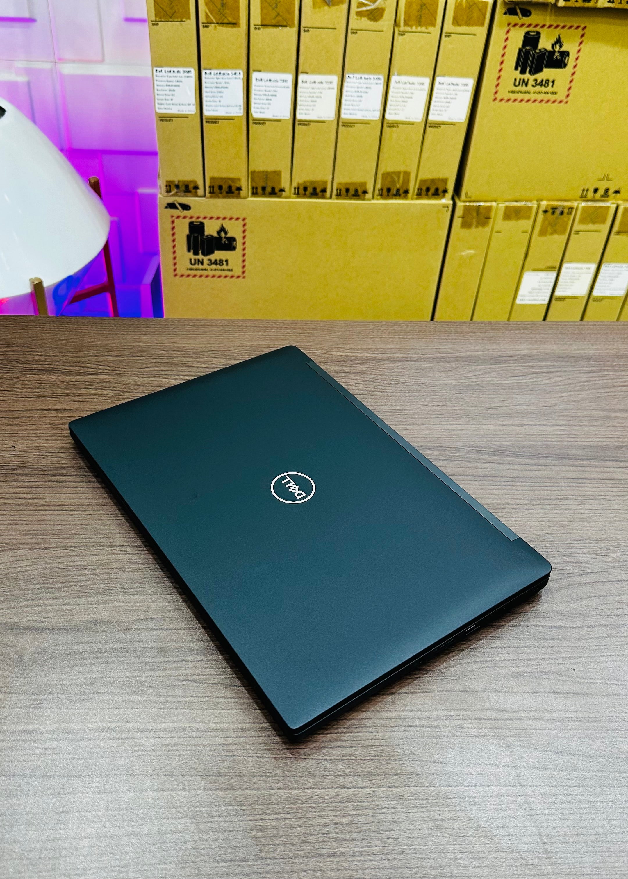 Dell Latitude 7380 - 7th Gen. Intel Core i5 - 256GB SSD - 8GB RAM - Keyboard Light