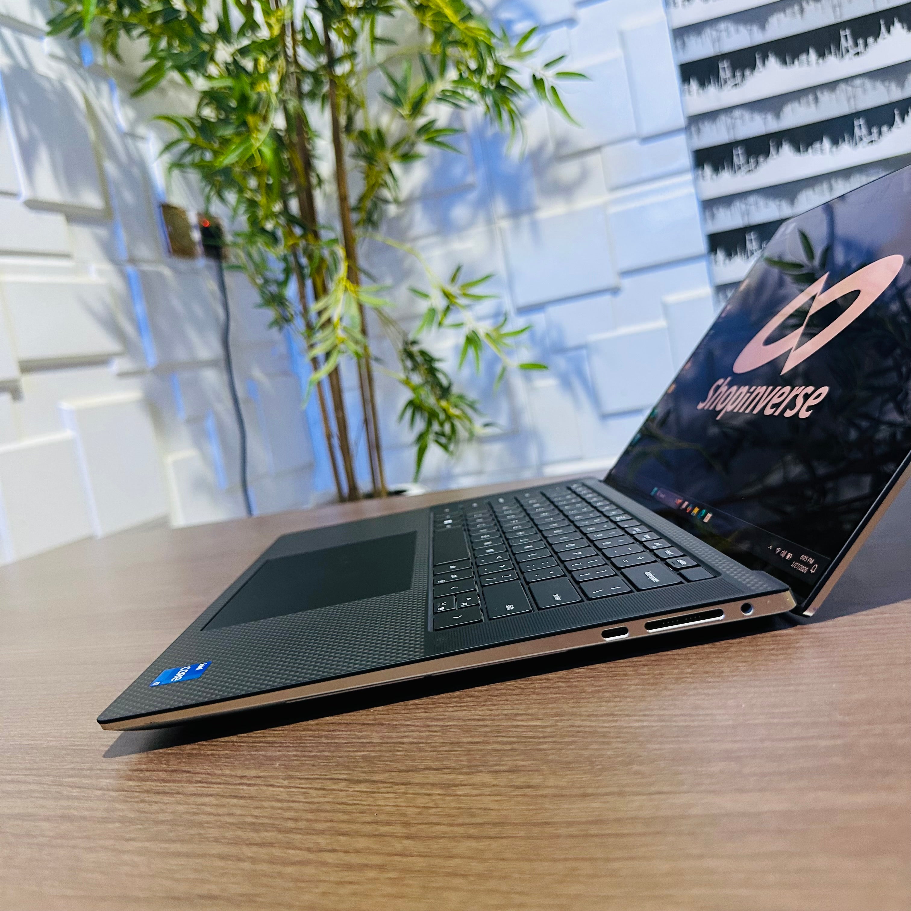 Dell XPS 15 9520 - 12th Gen Intel Core i7 - 512GB SSD - 16GB RAM - 4GB Nvidia GeForce GTX 3050 - 4K Display - Touchscreen - Keyboard Light