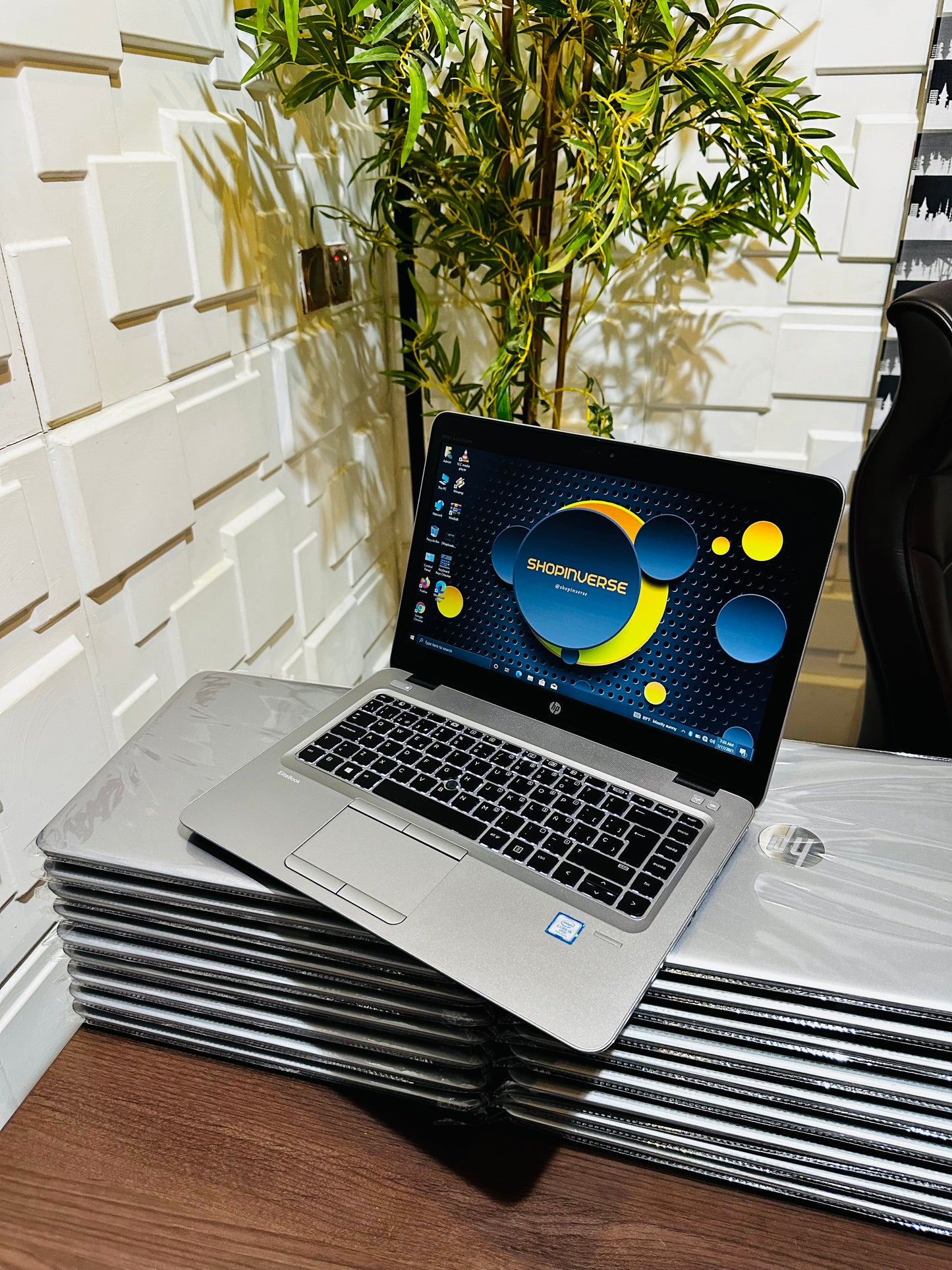 HP EliteBook 840r G4 - 7th Gen. Intel Core i5 - 500GB HDD - 8GB RAM - 4GB Total Graphics - Keyboard Light