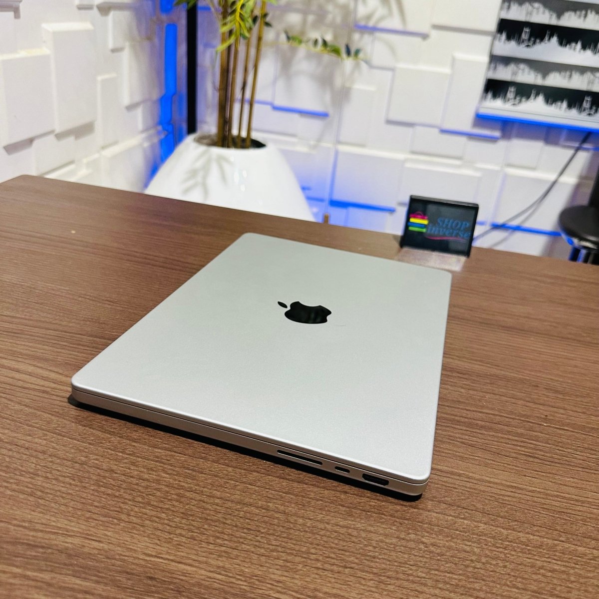 16 - inch Apple MacBook Pro 2021 M1 Pro - 500GB SSD - 16GB RAM - Touch ID - Keyboard Light