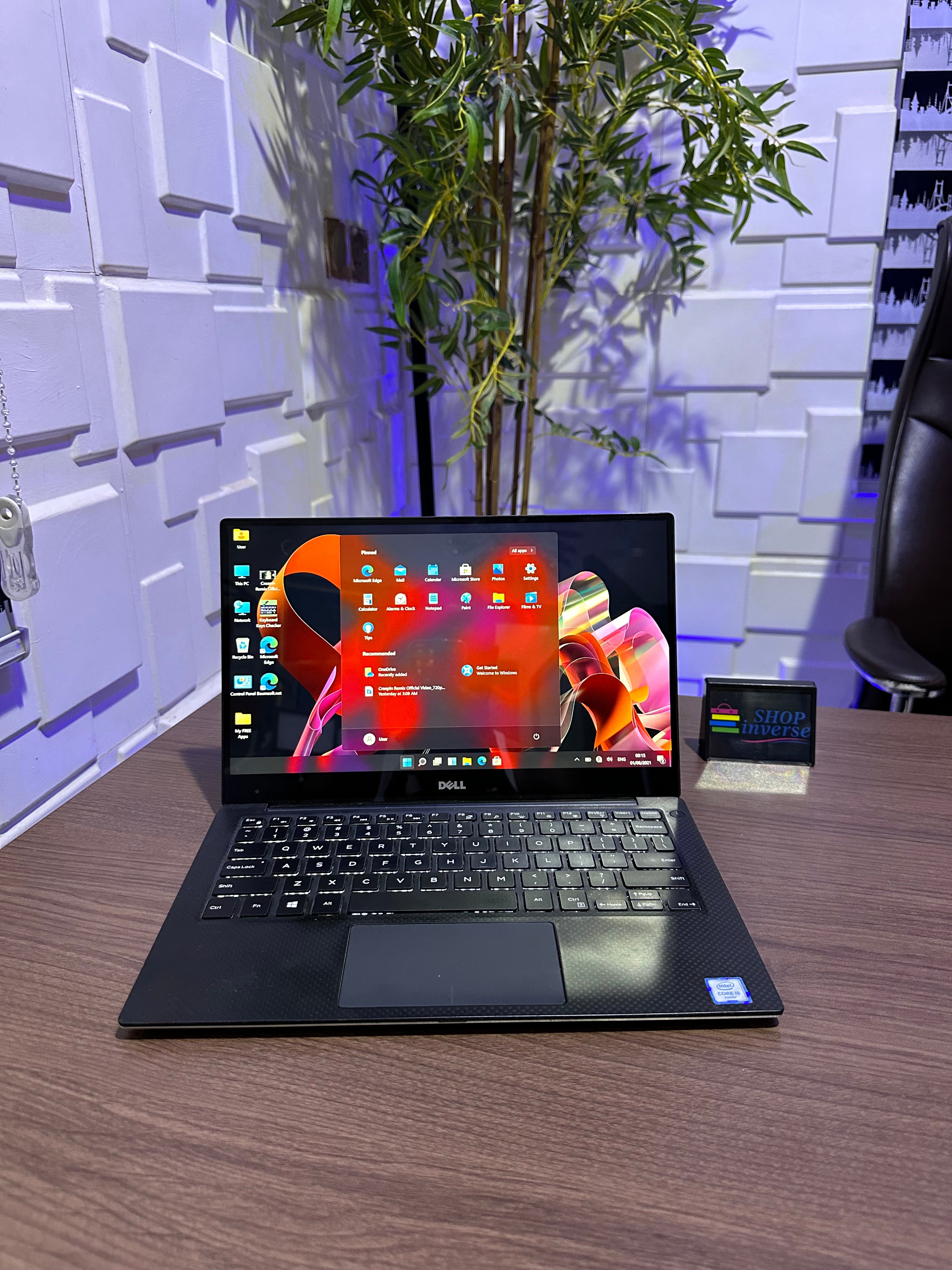 Dell XPS 13 9350 | 6th Gen Core i5 | 8GB RAM | 256GB SSD | Backlit Keyboard