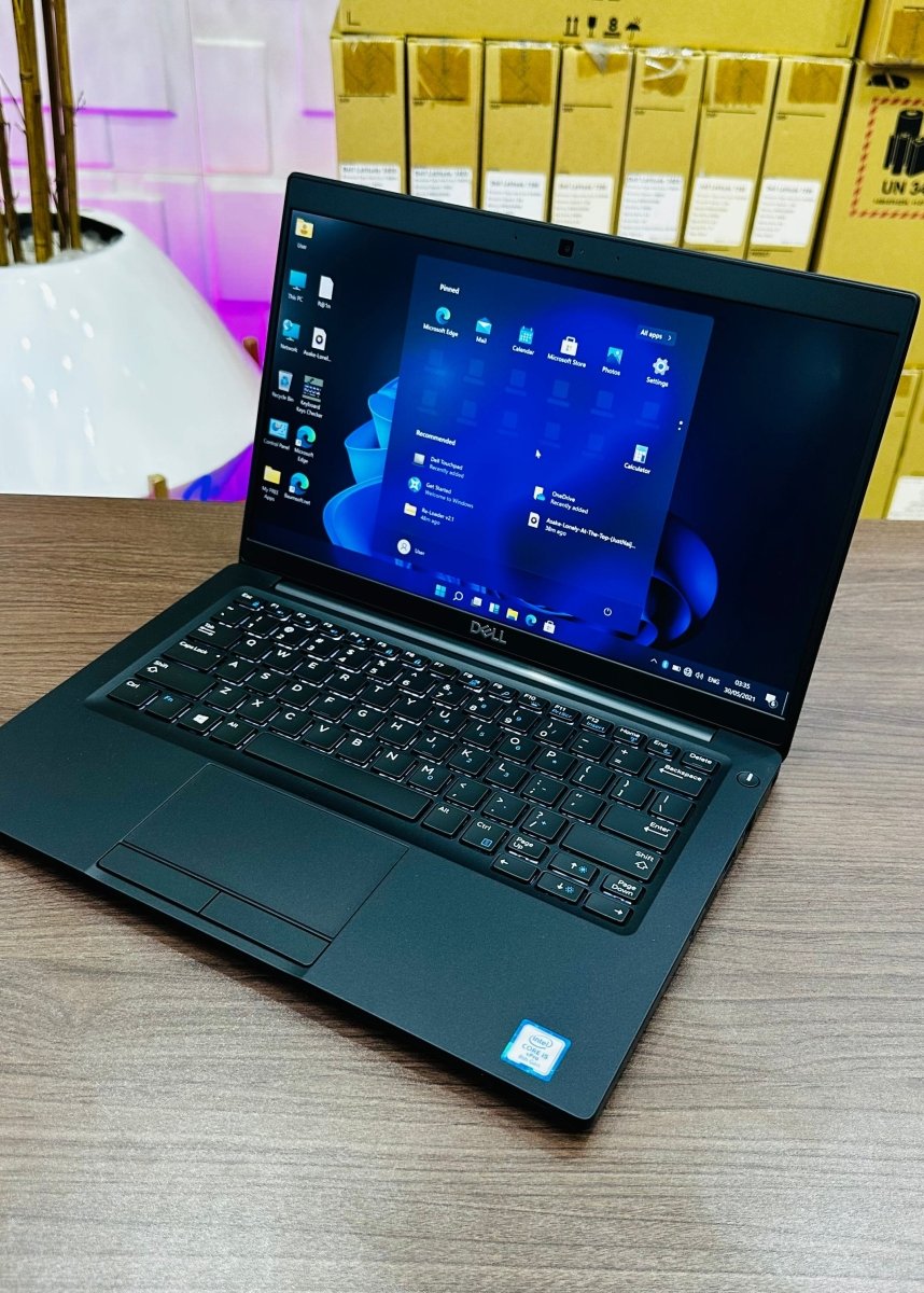 Dell Latitude 7390 - 8th Gen. Intel Core i5 - 256GB SSD - 16GB RAM - keyboard Light - Touchscreen