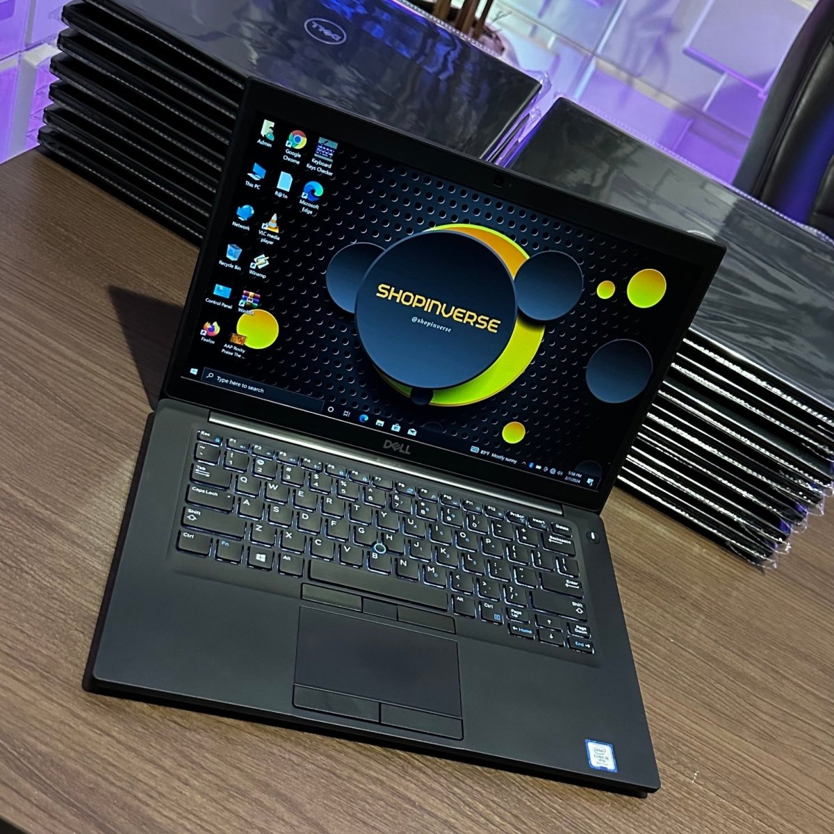 Dell Latitude 7490 - 8th Gen. Intel Core i5 - 256GB SSD - 8GB RAM - Touchscreen - Keyboard Light