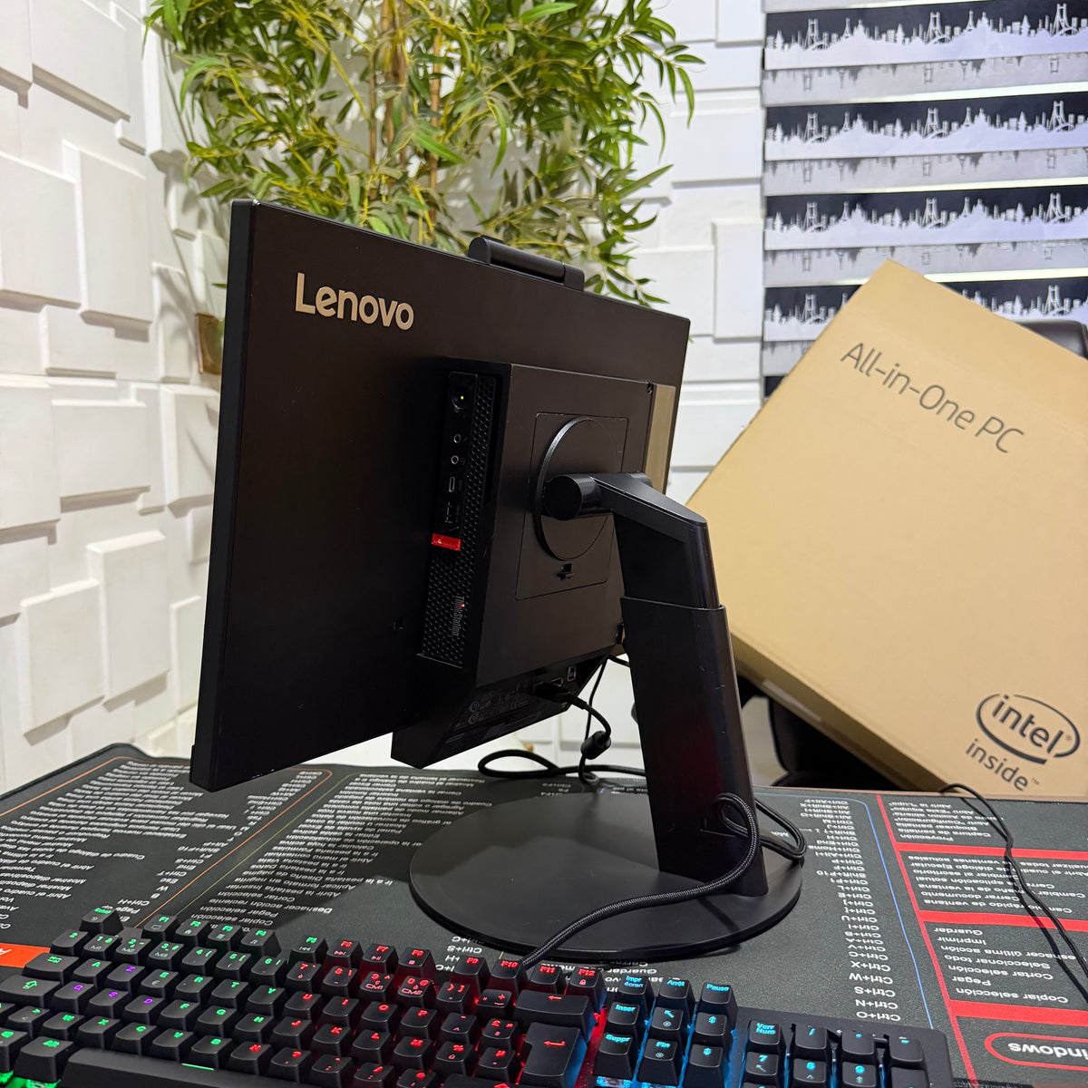 Lenovo ThinkStation P330 Tiny-in-One Complete Workstation | 8th Gen Core i3 | 8GB RAM | 500GB HDD | 21.5” Full HD