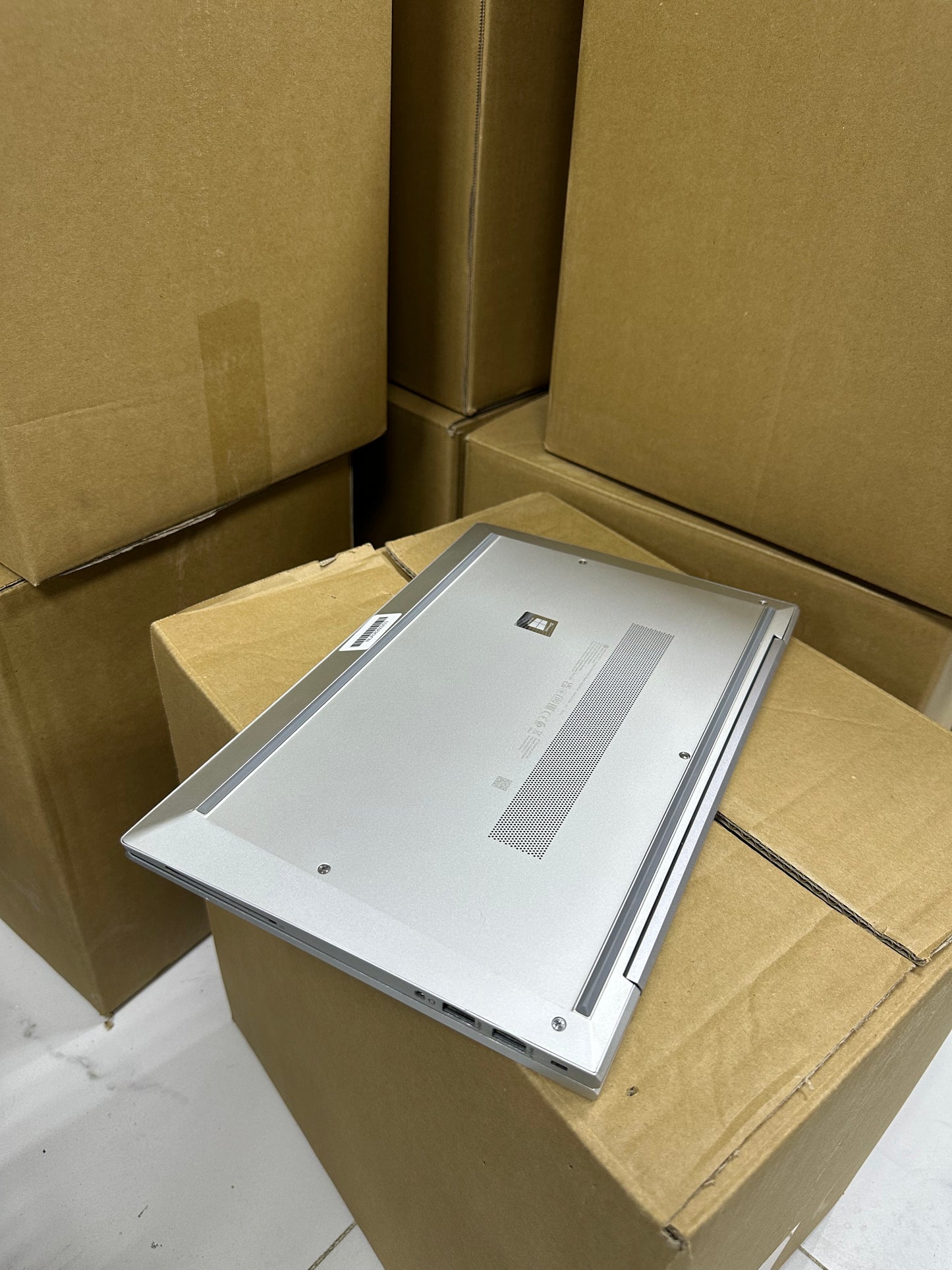 HP EliteBook 840 G7 - 10th Gen. Intel Core i5 - 256GB SSD - 16GB RAM  - HDMI - Keyboard Light - Touchscreen