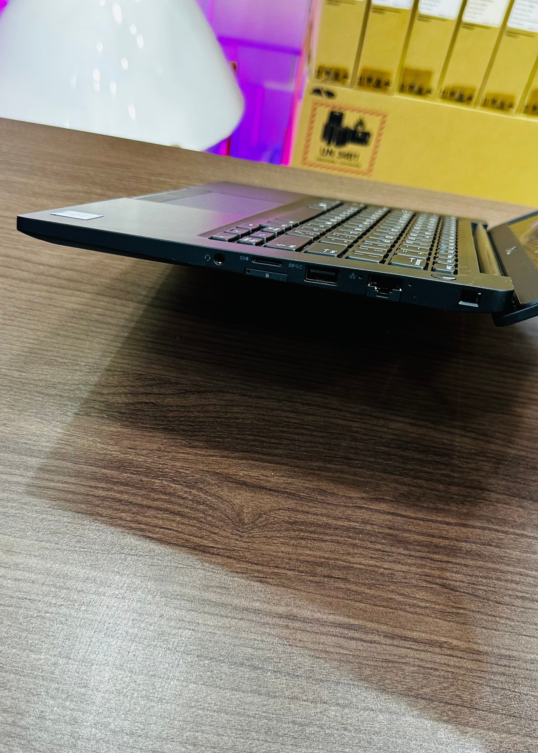 Dell Latitude 7380 - 7th Gen. Intel Core i5 - 256GB SSD - 8GB RAM - Keyboard Light